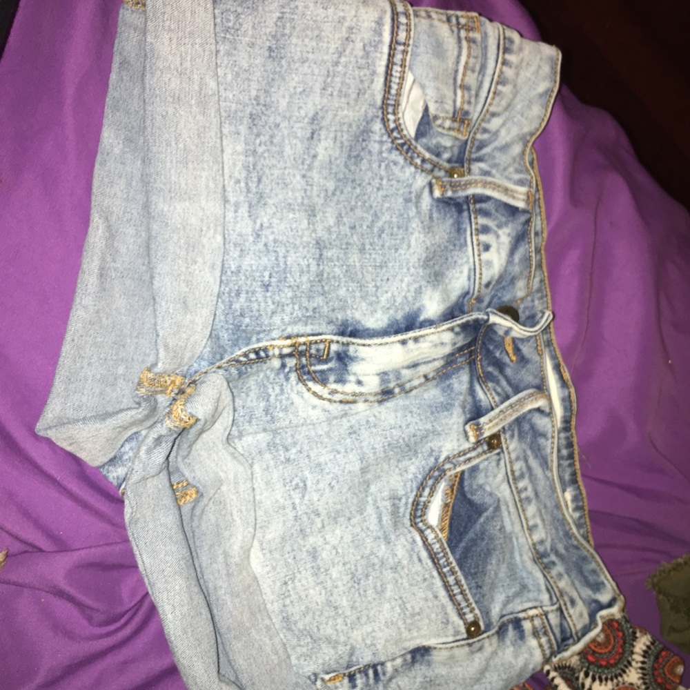 Bullhead denim acid wash shorts